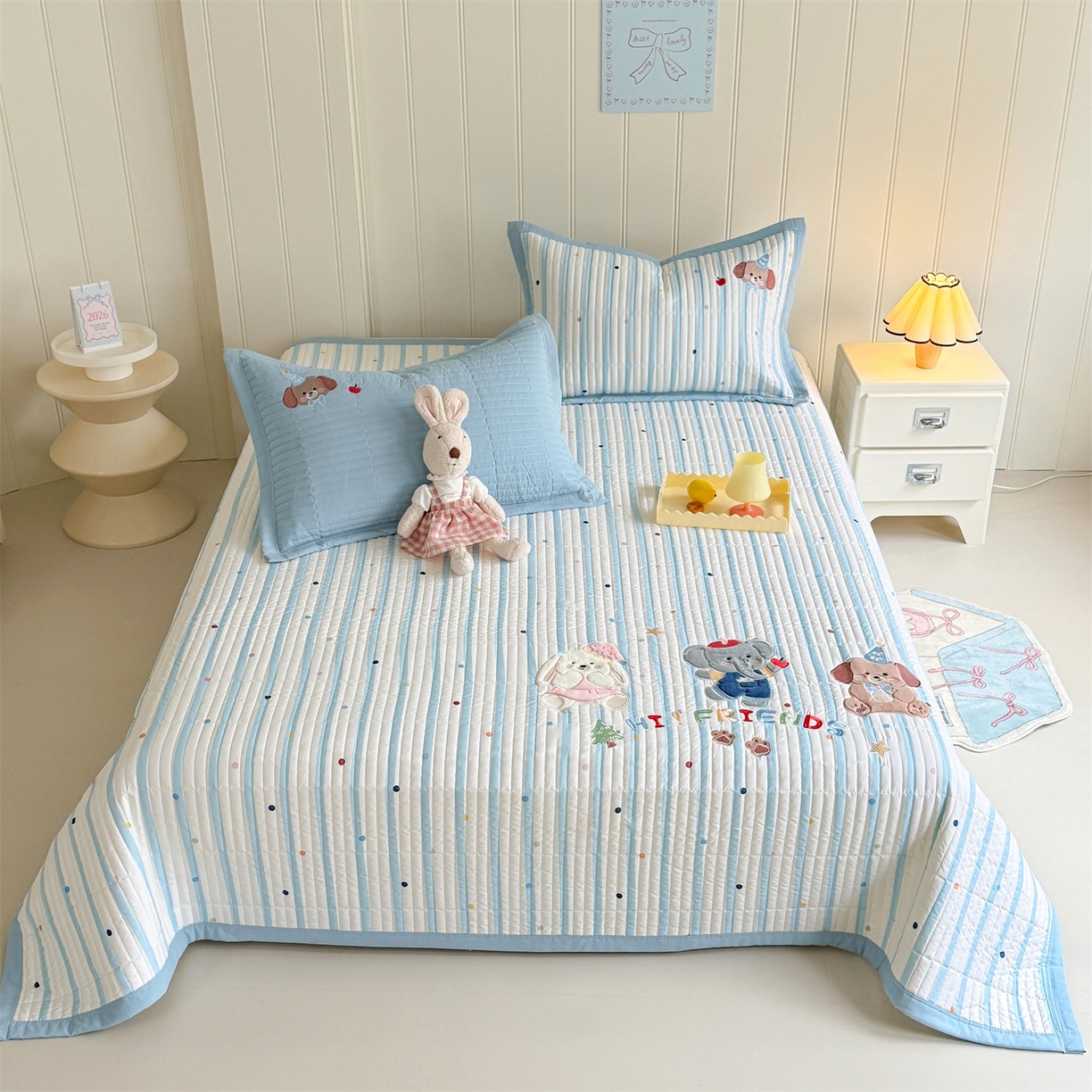 91家纺网 家纺一手货源 找家纺 优贝家纺 2026新款高克重水洗棉云感棉印+贴布绣卡通床盖夹棉软席三件套 萌犬乐园