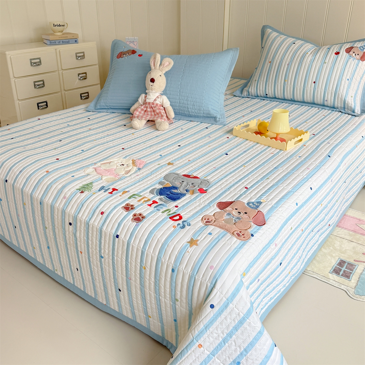 91家纺网 家纺一手货源 找家纺 优贝家纺 2026新款高克重水洗棉云感棉印+贴布绣卡通床盖夹棉软席三件套 萌犬乐园