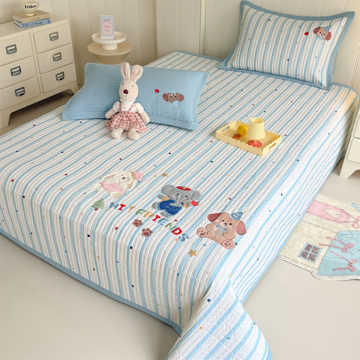 91家纺网 家纺一手货源 找家纺 优贝家纺 2026新款高克重水洗棉云感棉印+贴布绣卡通床盖夹棉软席三件套 萌犬乐园