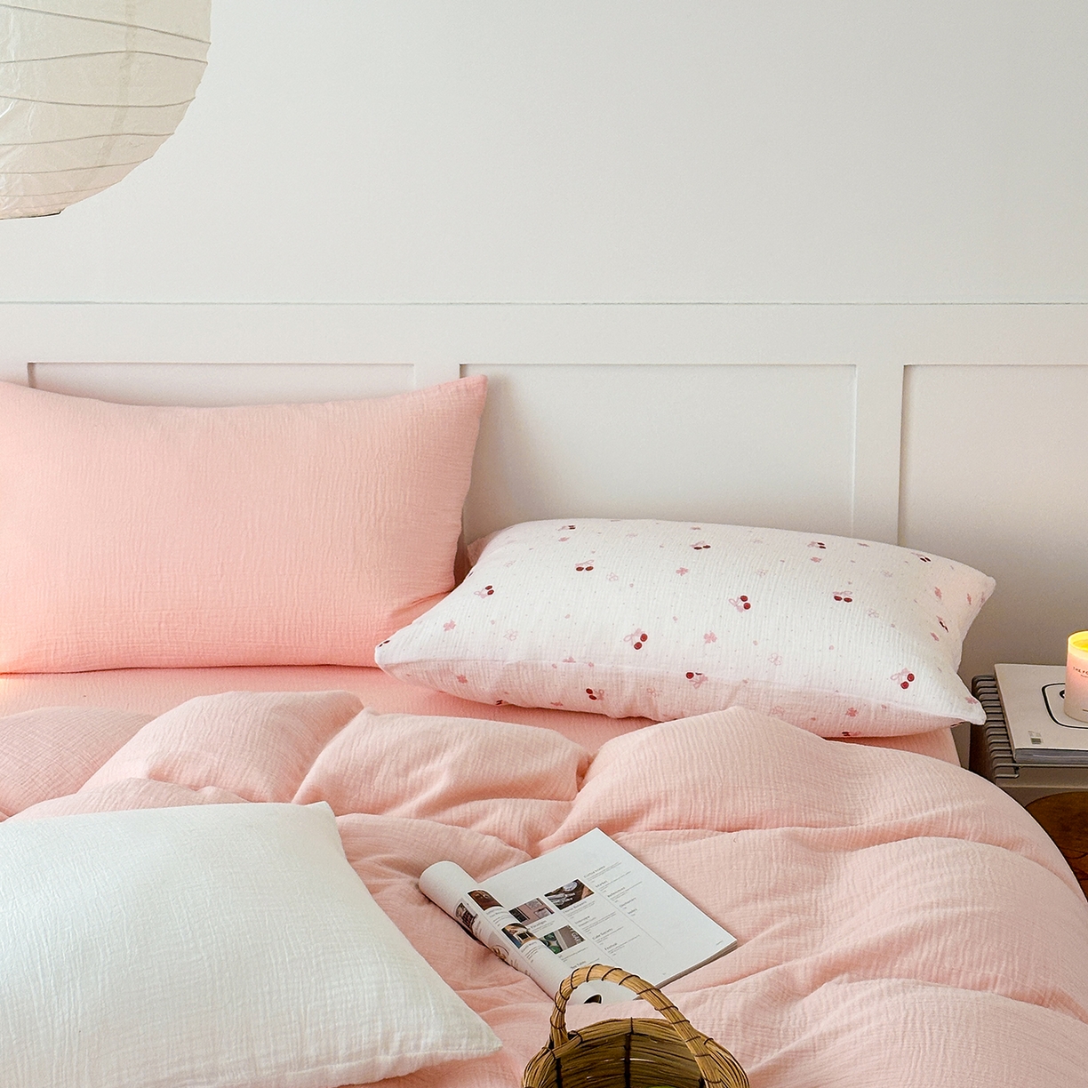 91家纺网 家纺一手货源 找家纺 玖弘家居 2026新款糖果印花色系皱皱纱四件套系列 蜜粉（蜜粉+粉樱浅印）