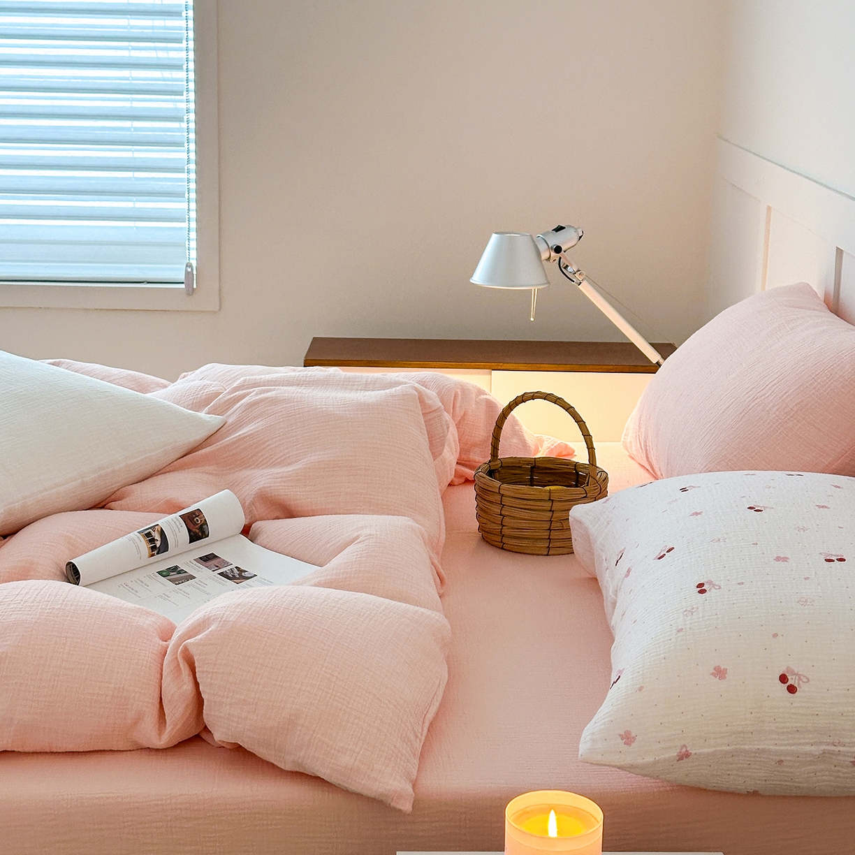 91家纺网 家纺一手货源 找家纺 玖弘家居 2026新款糖果印花色系皱皱纱四件套系列 蜜粉（蜜粉+粉樱浅印）