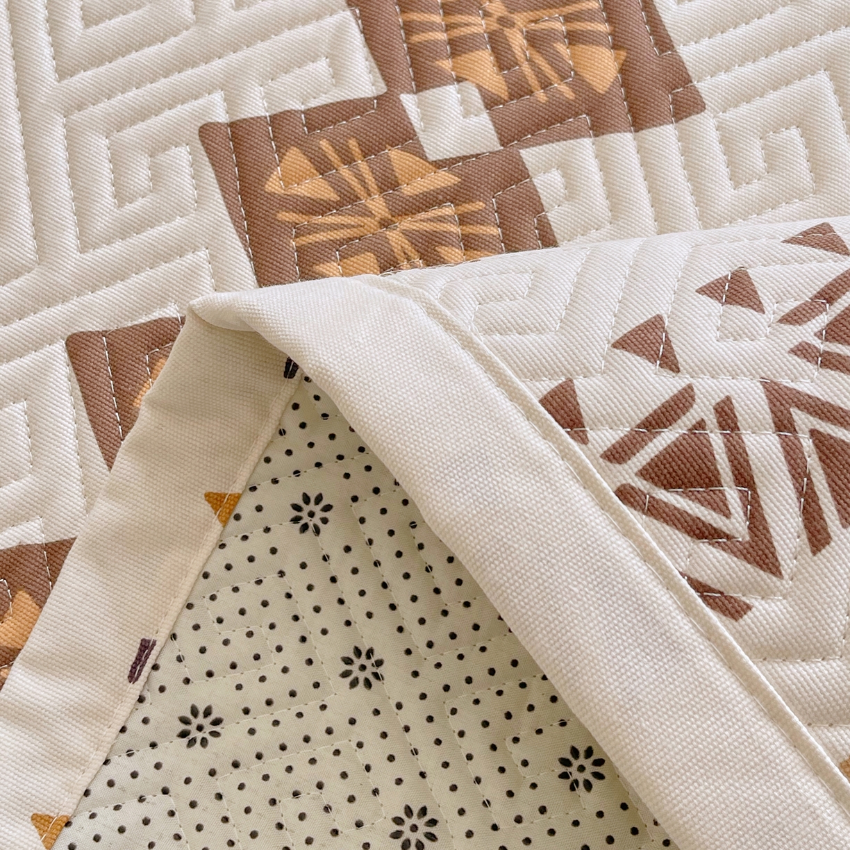 91家纺网 家纺一手货源 找家纺 金鑫汇家纺 2026春夏新款成人床新花型老粗布夹棉床盖软凉席席子可以机洗 安夏-咖