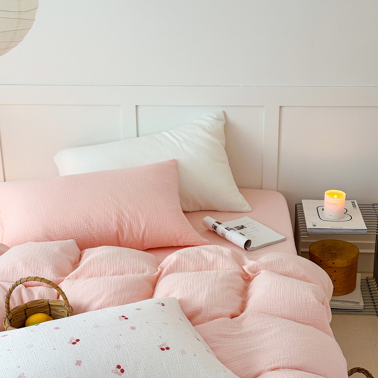 91家纺网 家纺一手货源 找家纺 玖弘家居 2026新款糖果印花色系皱皱纱四件套系列 蜜粉（蜜粉+月白）