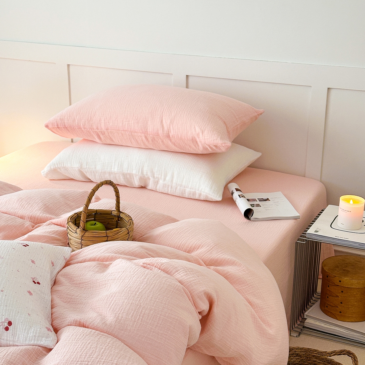 91家纺网 家纺一手货源 找家纺 玖弘家居 2026新款糖果印花色系皱皱纱四件套系列 蜜粉（蜜粉+月白）