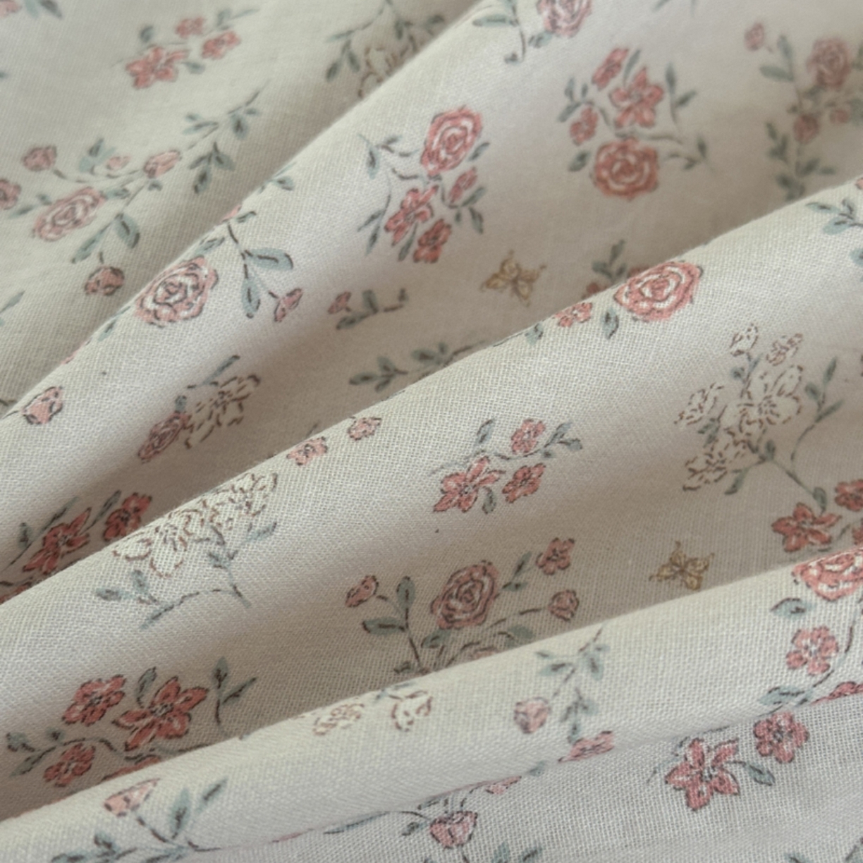 91家纺网 家纺一手货源 找家纺 （总）芯丝路枕业 2026新款印花双层纱纽扣款四件套