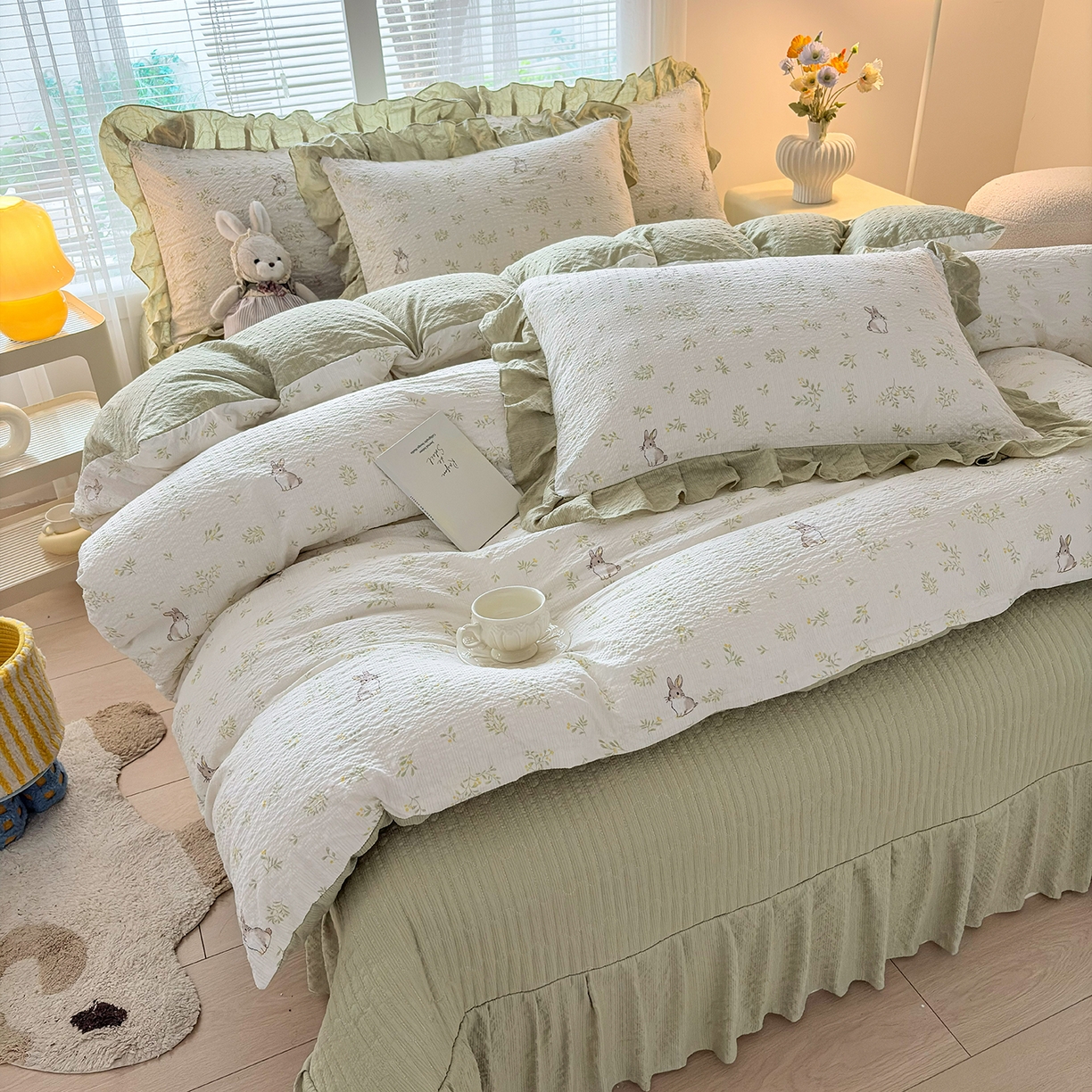 91家纺网 家纺一手货源 找家纺 畅畅家纺 2026新款春夏小清新泡芙双层纱床盖款四件套 乖乖兔