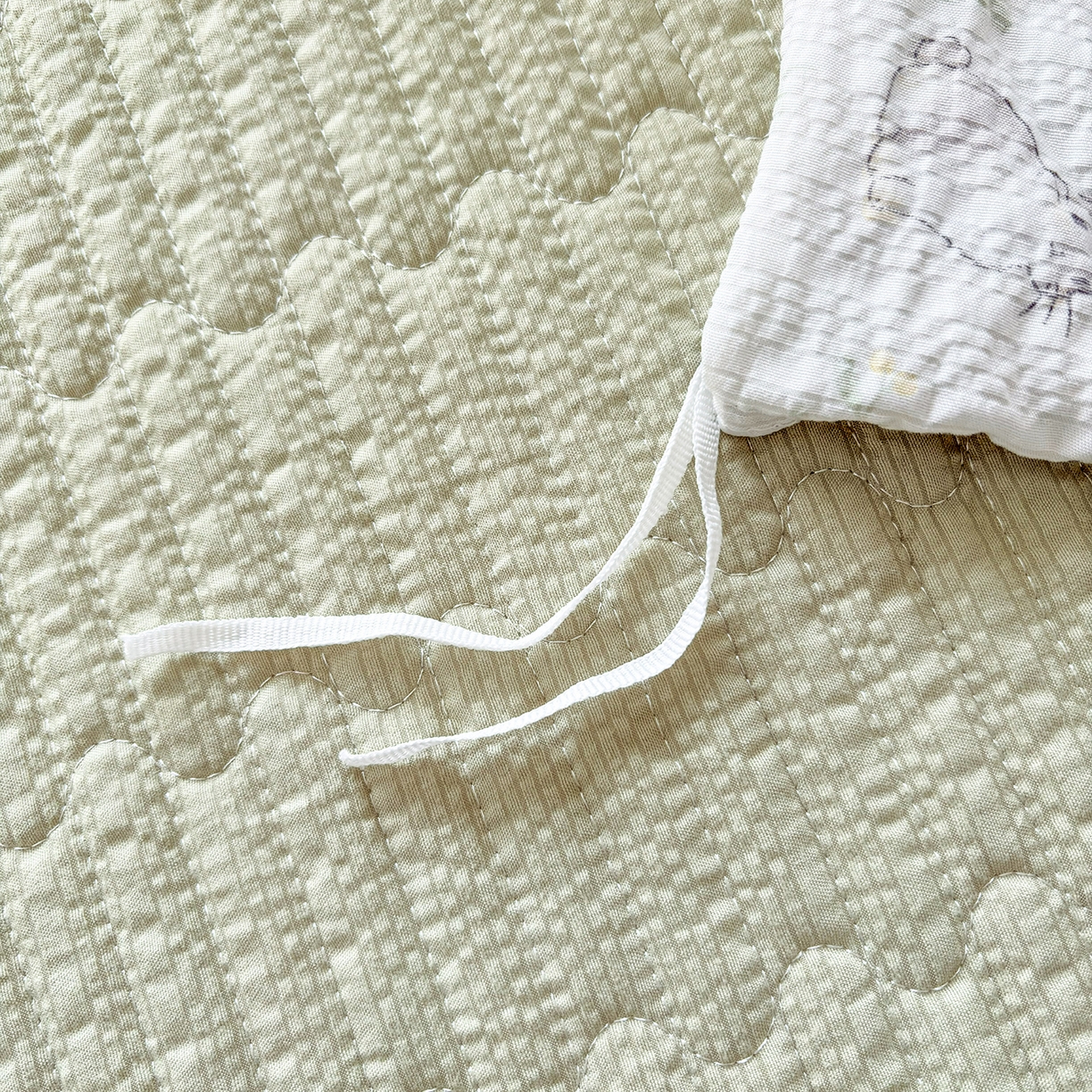 91家纺网 家纺一手货源 找家纺 畅畅家纺 2026新款春夏小清新泡芙双层纱床盖款四件套 乖乖兔