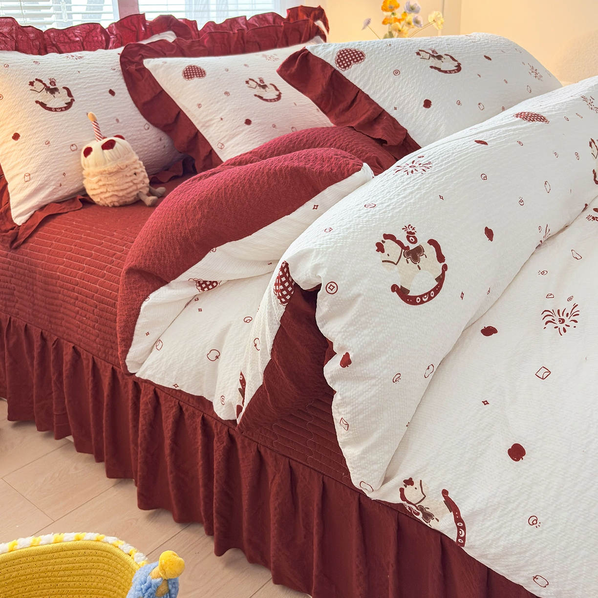 畅畅家纺 2026新款春夏小清新泡芙双层纱床盖款四件套 鸿运小马