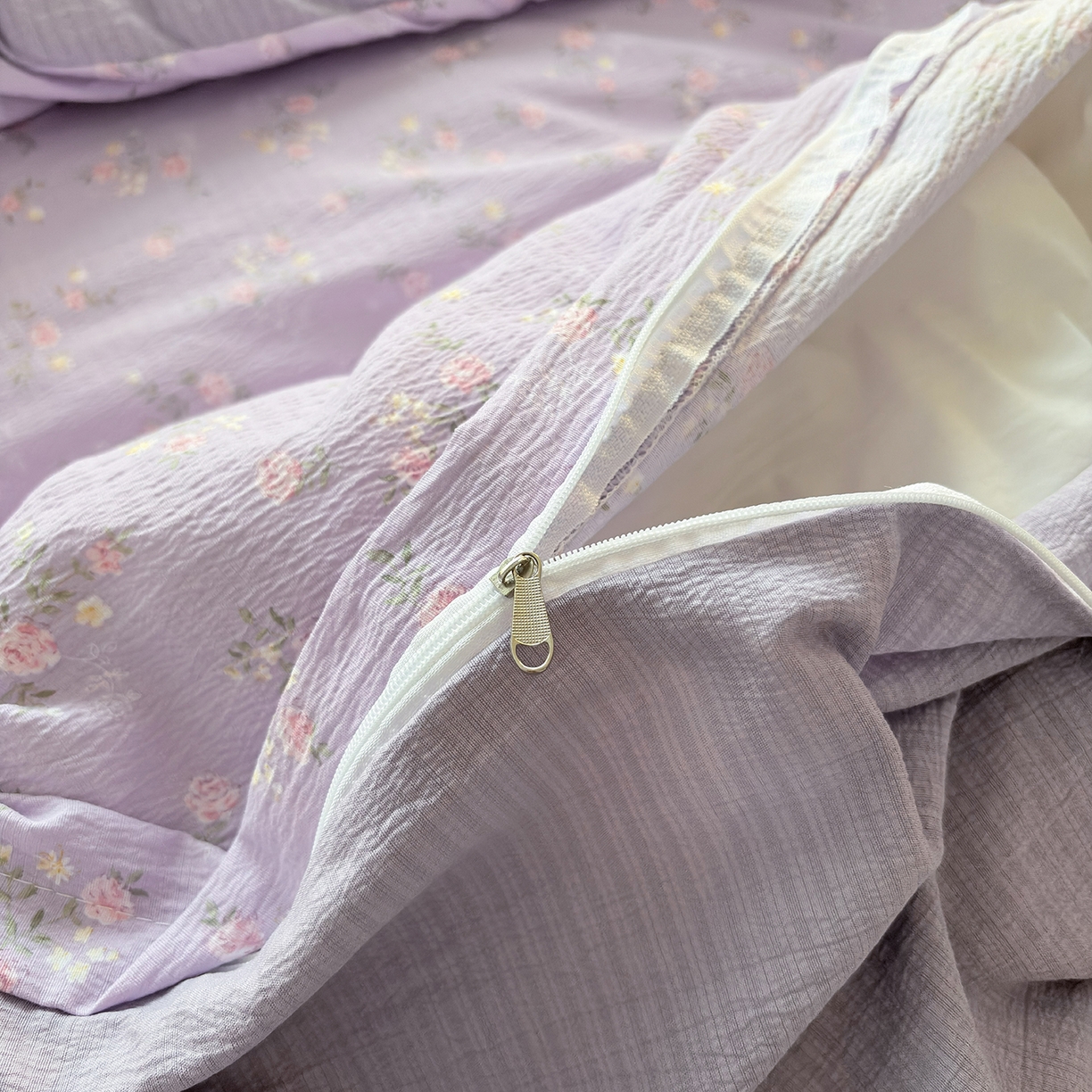 91家纺网 家纺一手货源 找家纺 畅畅家纺 2026新款春夏小清新泡芙双层纱床盖款四件套 紫梦花语