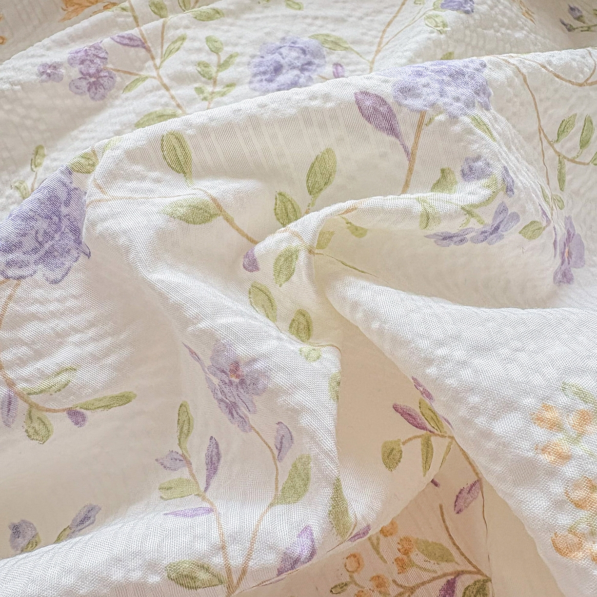 91家纺网 家纺一手货源 找家纺 畅畅家纺 2026新款春夏小清新泡芙双层纱床盖款四件套 紫薇花开