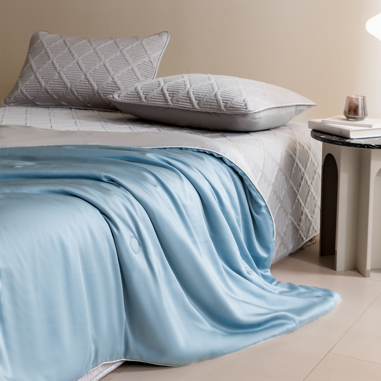 91家纺网 家纺一手货源 找家纺 吾诺家居 2026春夏新款双拼色莱赛尔天丝夏被夏凉被空调被-天纯系列 天丝-宾利蓝