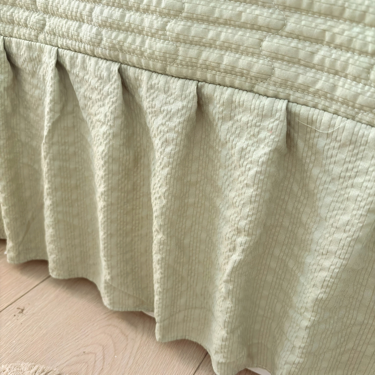 91家纺网 家纺一手货源 找家纺 畅畅家纺 2026新款春夏小清新泡芙双层纱床盖款四件套 幸运星