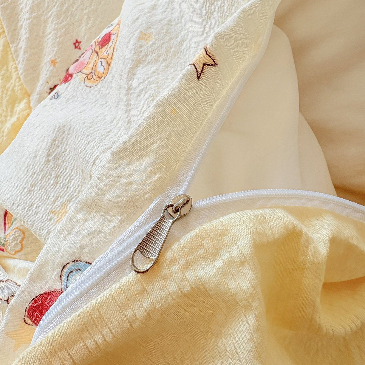 91家纺网 家纺一手货源 找家纺 畅畅家纺 2026新款春夏小清新泡芙双层纱床盖款四件套 星星人