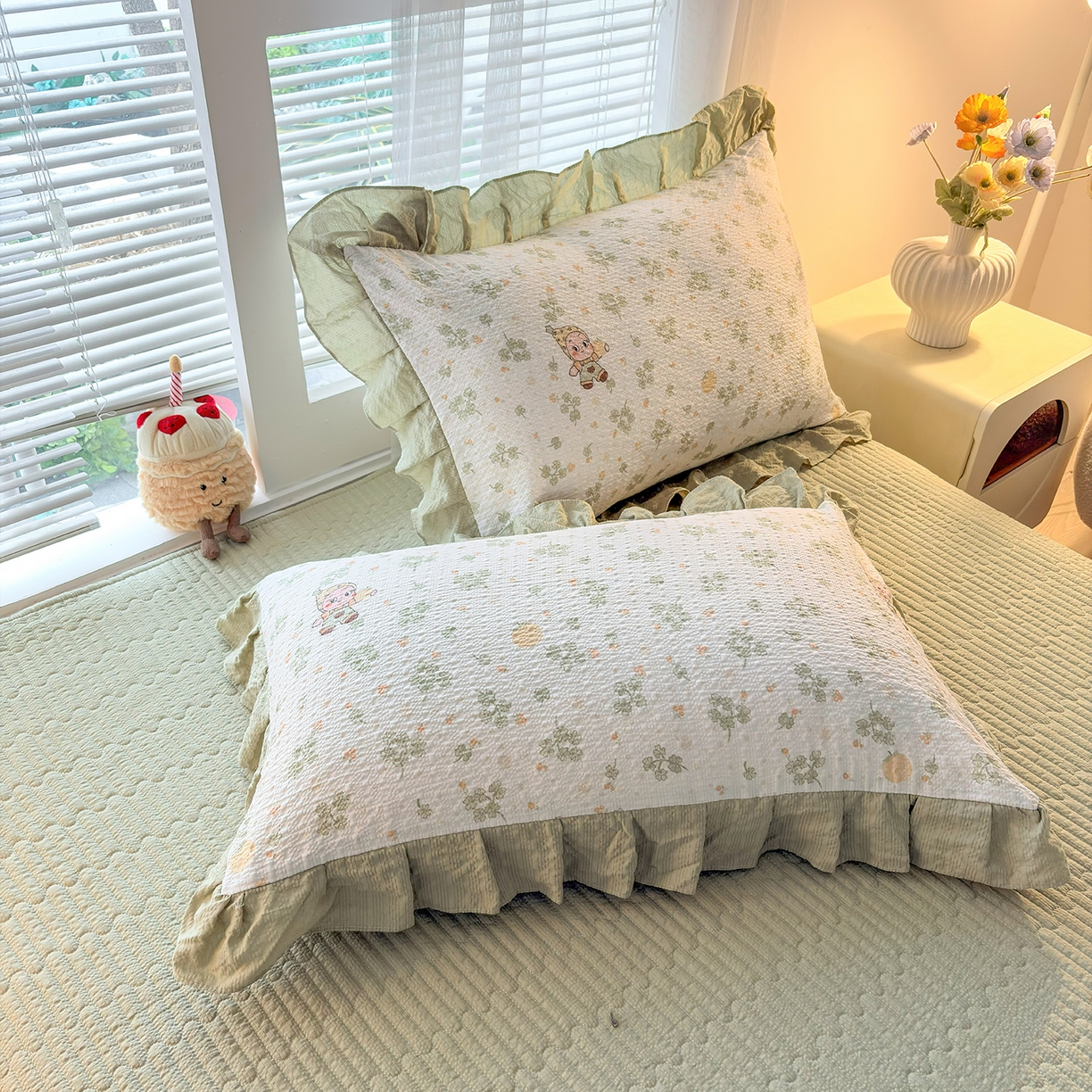 91家纺网 家纺一手货源 找家纺 畅畅家纺 2026新款春夏小清新泡芙双层纱床盖款四件套 幸运星