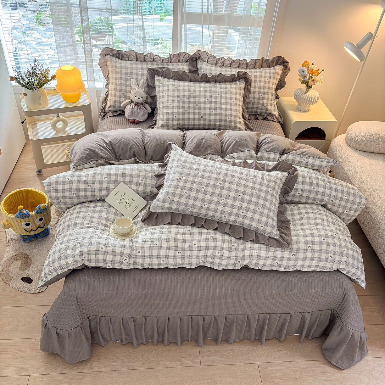 91家纺网 家纺一手货源 找家纺 畅畅家纺 2026新款春夏小清新泡芙双层纱床盖款四件套 蝴蝶结-灰