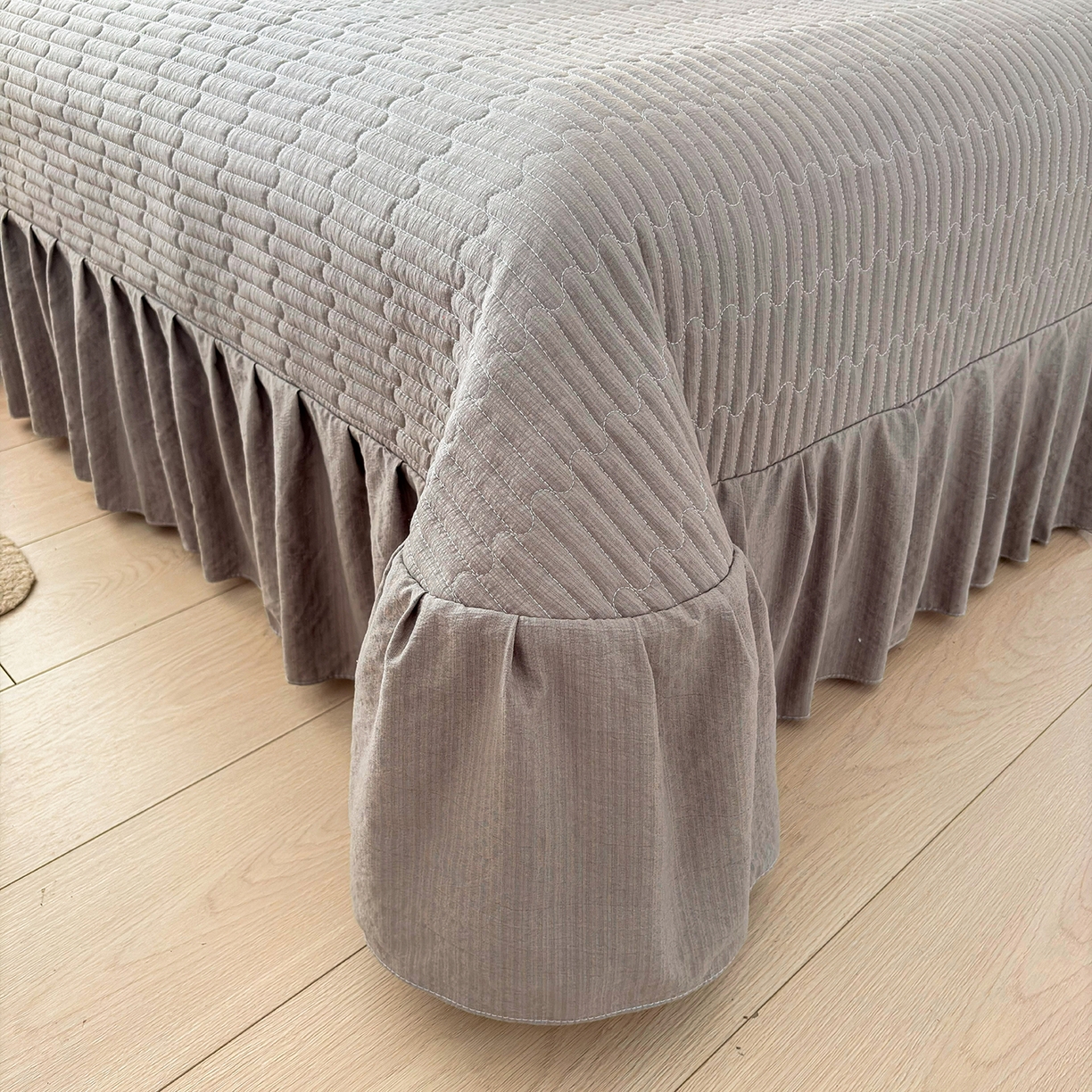 91家纺网 家纺一手货源 找家纺 畅畅家纺 2026新款春夏小清新泡芙双层纱床盖款四件套 蝴蝶结-灰