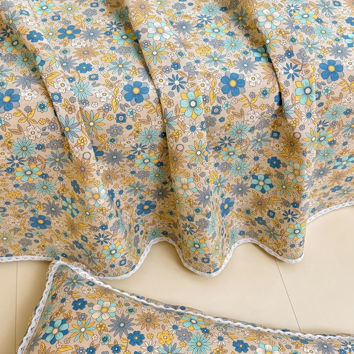 91家纺网 家纺一手货源 找家纺 梵克保罗 2026春夏原棉鱼骨棉老粗布花边印花床单软凉席席子三件套 陌上花吟