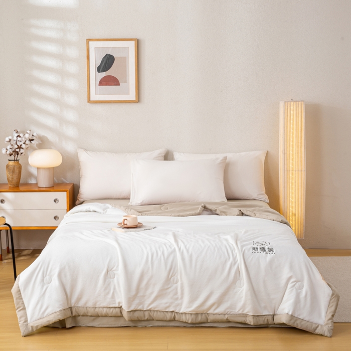 91家纺网 家纺一手货源 找家纺 憨豆  2026新款撞色双拼新疆棉花被夏被无印风水洗棉空调被夏凉被子（常年有货） 棉朵-卡其白