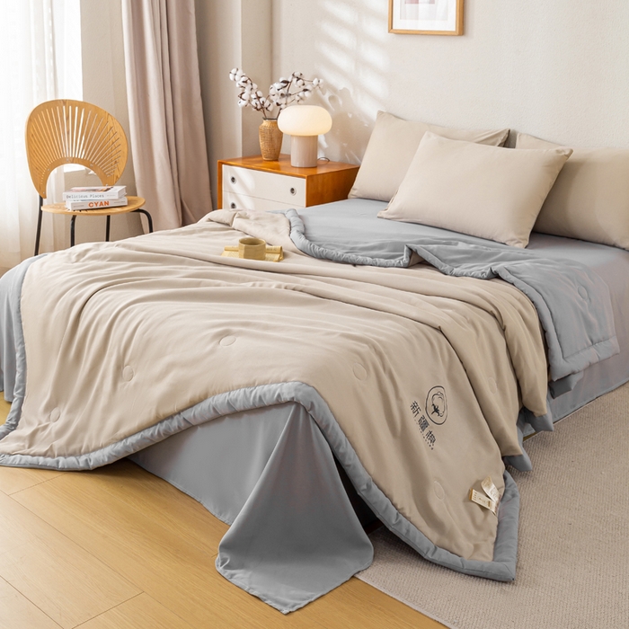 91家纺网 家纺一手货源 找家纺 憨豆  2026新款撞色双拼新疆棉花被夏被无印风水洗棉空调被夏凉被子（常年有货） 棉朵-卡其灰