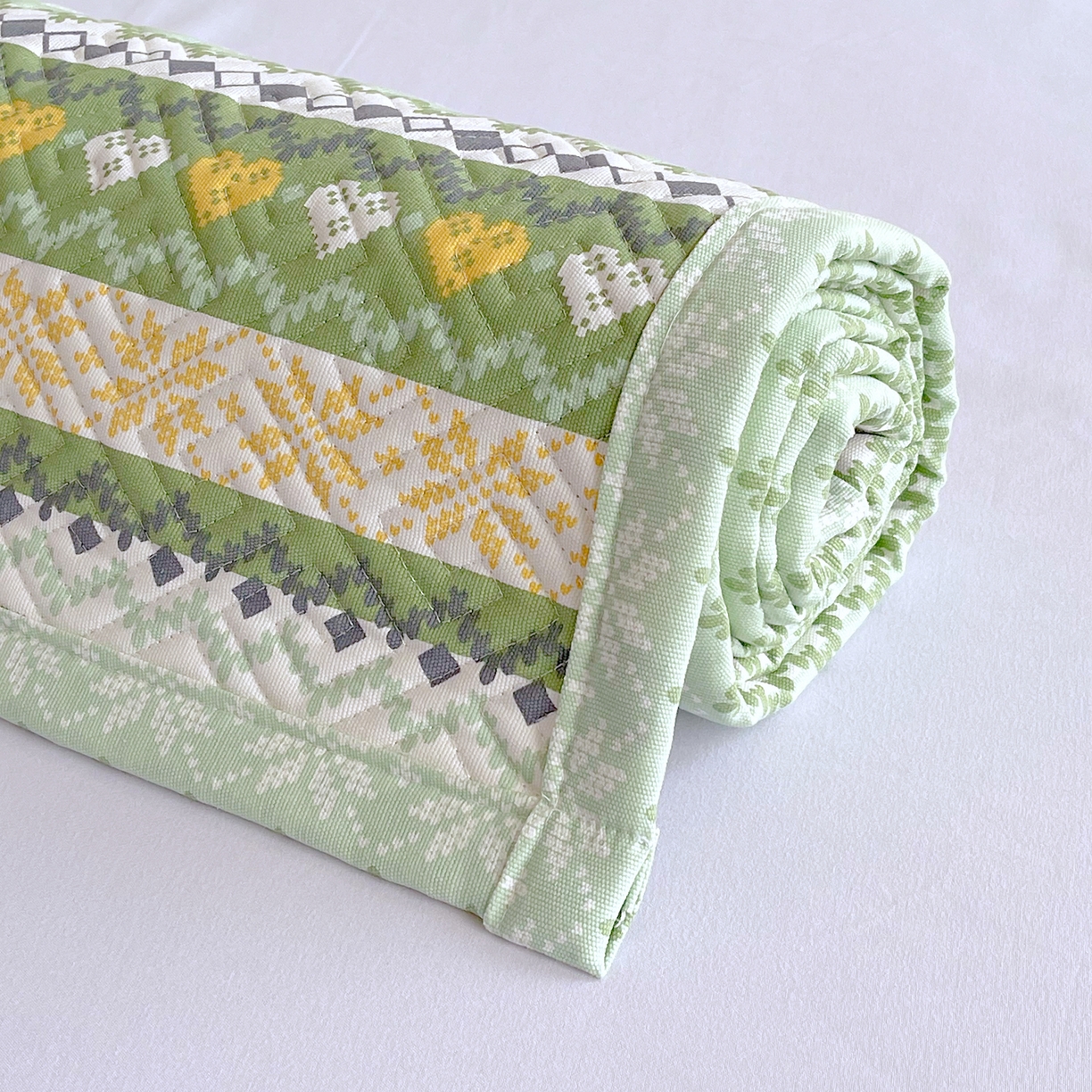 91家纺网 家纺一手货源 找家纺 金鑫汇家纺 2026春夏新款成人床新花型老粗布夹棉床盖软凉席席子可以机洗 星辰-绿