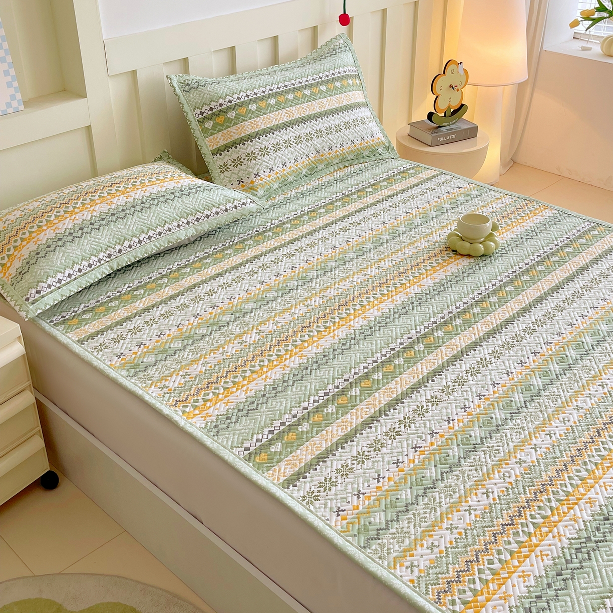 91家纺网 家纺一手货源 找家纺 金鑫汇家纺 2026春夏新款成人床新花型老粗布夹棉床盖软凉席席子可以机洗 星辰-绿