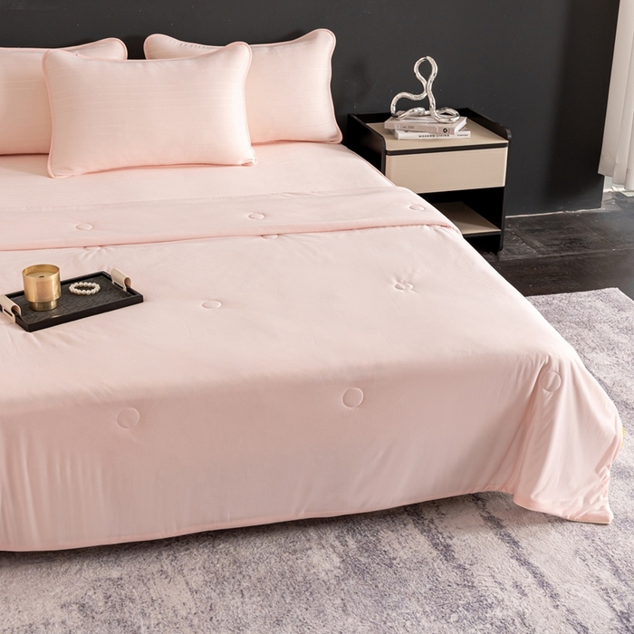 91家纺网 家纺一手货源 找家纺 香澜雅室 2026新款凉感丝床笠夏被四件套 芭比粉（其他规格可定制）