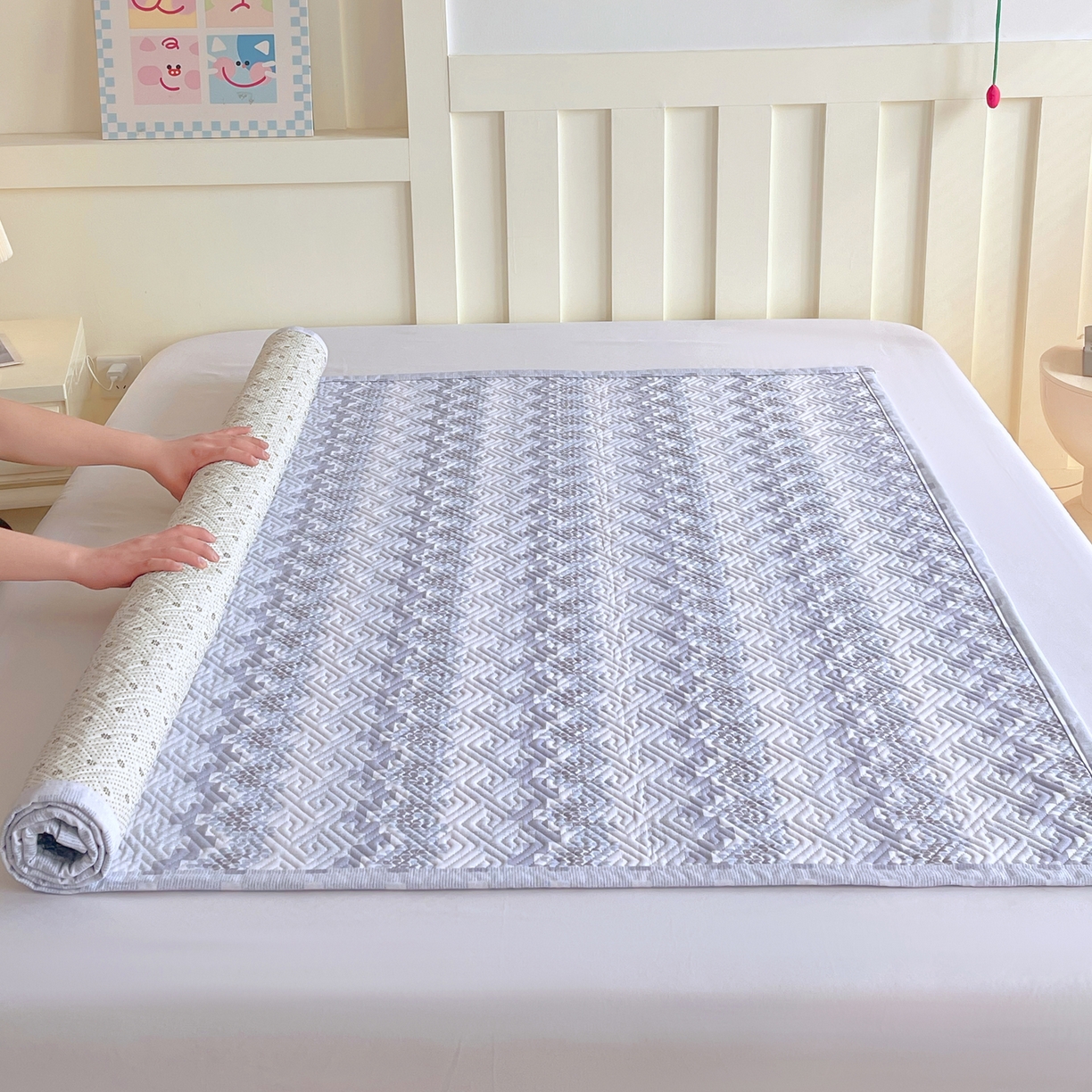 91家纺网 家纺一手货源 找家纺 金鑫汇家纺 2026春夏新款成人床新花型老粗布夹棉床盖软凉席席子可以机洗 燕南飞-蓝