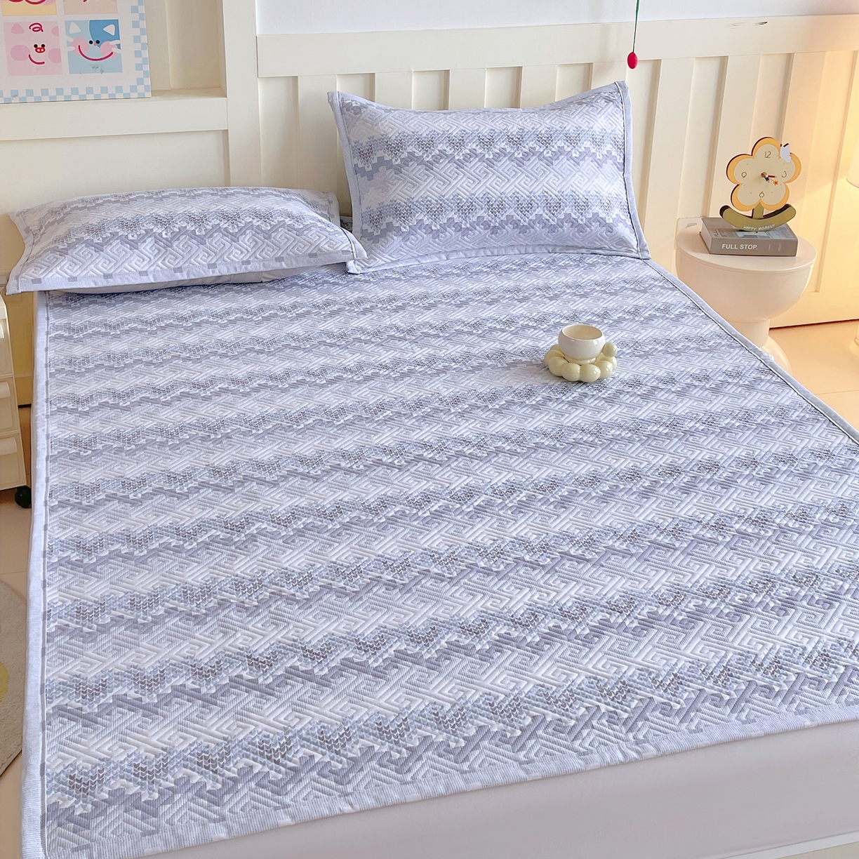 91家纺网 家纺一手货源 找家纺 金鑫汇家纺 2026春夏新款成人床新花型老粗布夹棉床盖软凉席席子可以机洗 燕南飞-蓝