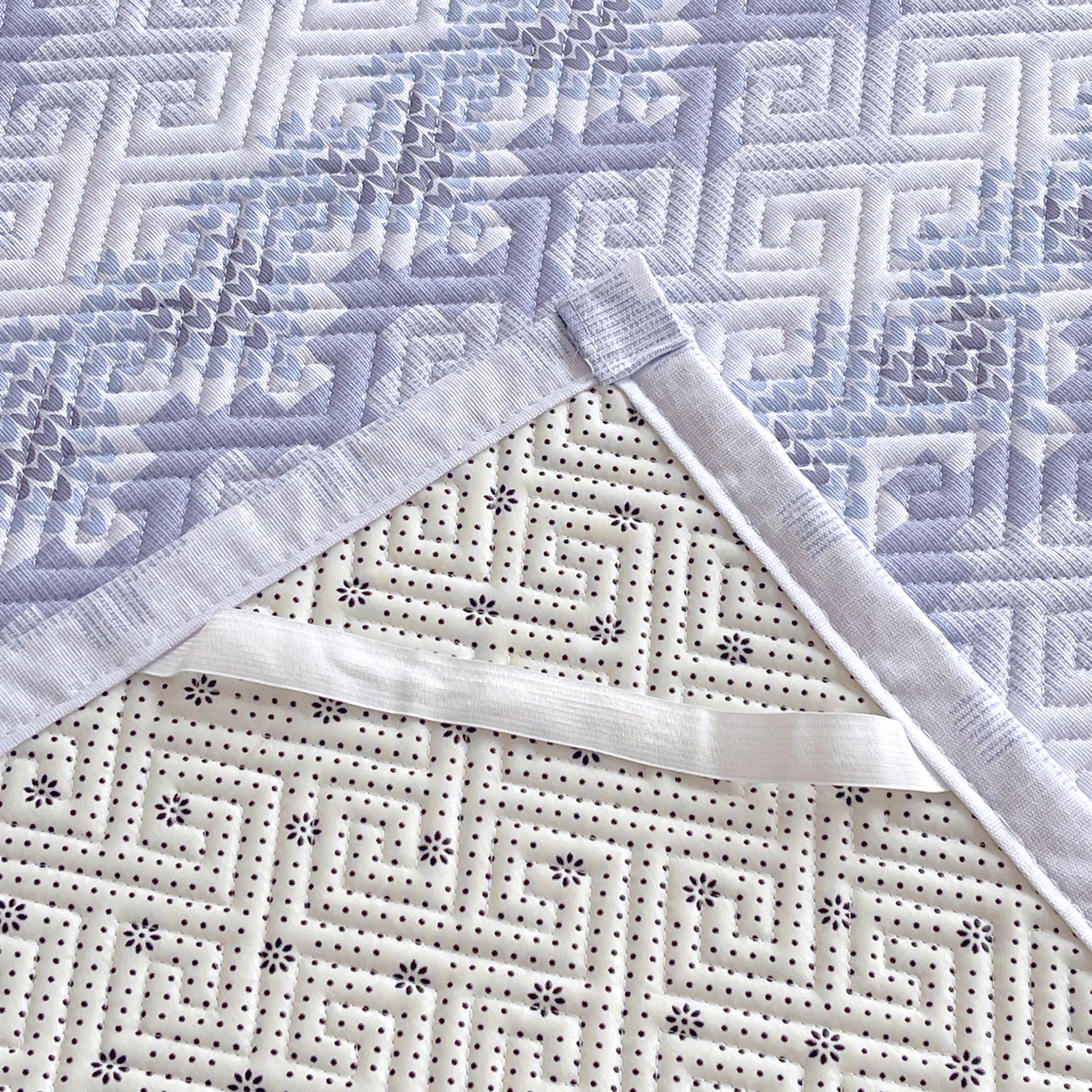 91家纺网 家纺一手货源 找家纺 金鑫汇家纺 2026春夏新款成人床新花型老粗布夹棉床盖软凉席席子可以机洗 燕南飞-蓝