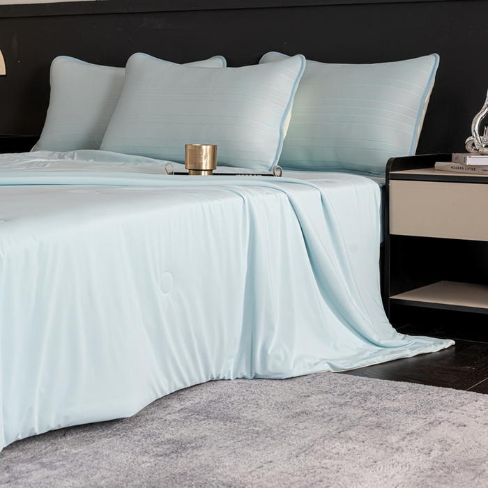 91家纺网 家纺一手货源 找家纺 香澜雅室 2026新款凉感丝床笠夏被四件套 光晕蓝（其他规格可定制）