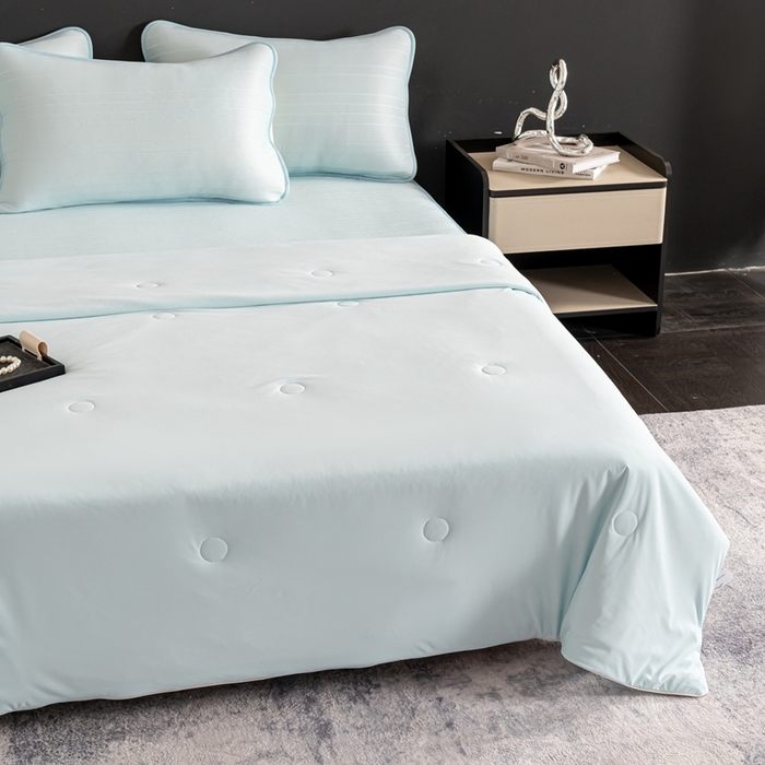 91家纺网 家纺一手货源 找家纺 香澜雅室 2026新款凉感丝床笠夏被四件套 光晕蓝（其他规格可定制）