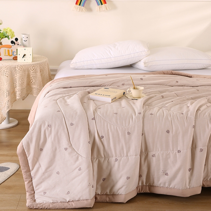 91家纺网 家纺一手货源 找家纺 欧朵 2026新款A类水洗棉夏被系列 爱心格