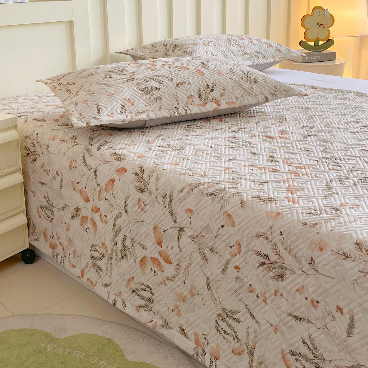 91家纺网 家纺一手货源 找家纺 金鑫汇家纺 2026春夏新款成人床新花型老粗布夹棉床盖软凉席席子可以机洗 月下花影·桔