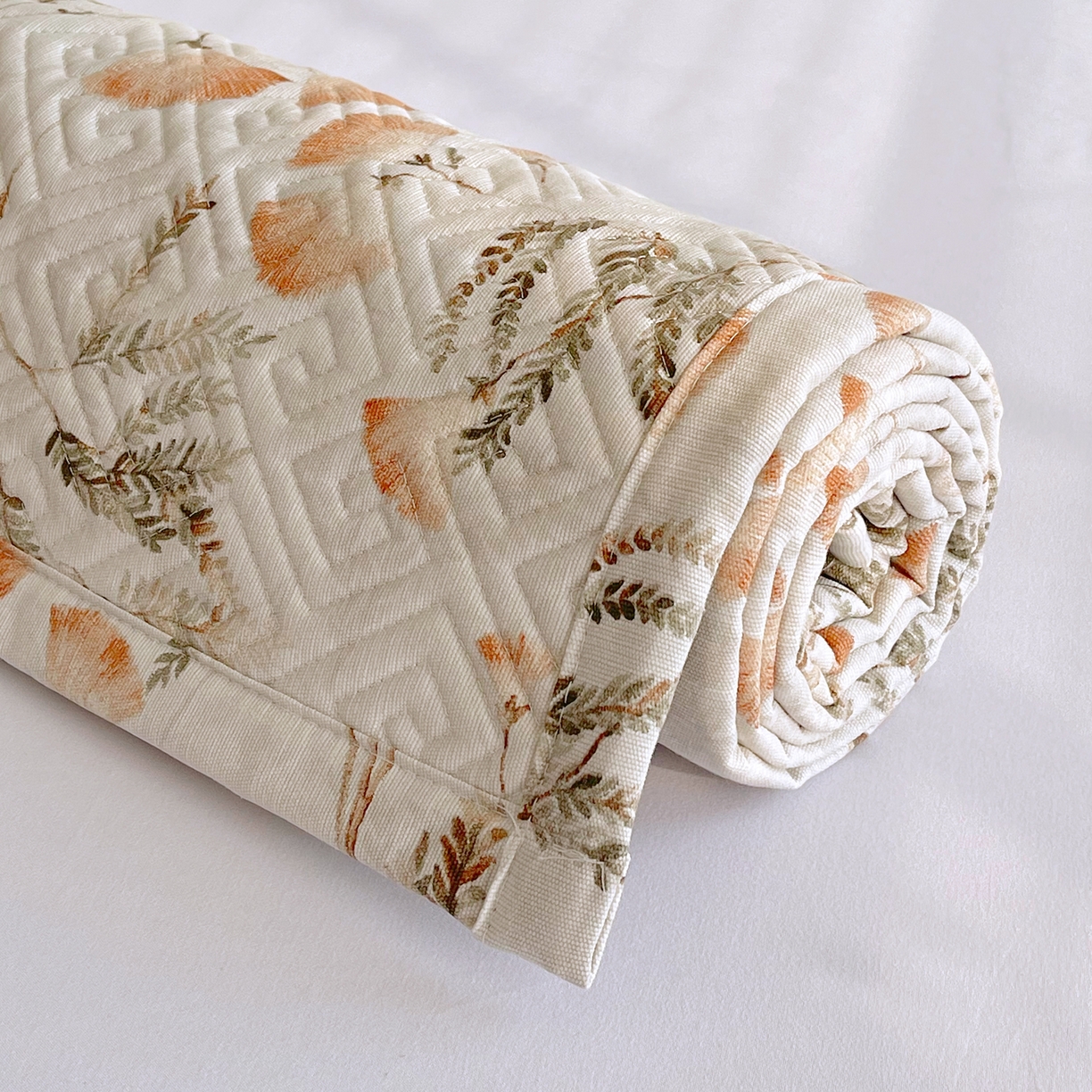 91家纺网 家纺一手货源 找家纺 金鑫汇家纺 2026春夏新款成人床新花型老粗布夹棉床盖软凉席席子可以机洗 月下花影·桔