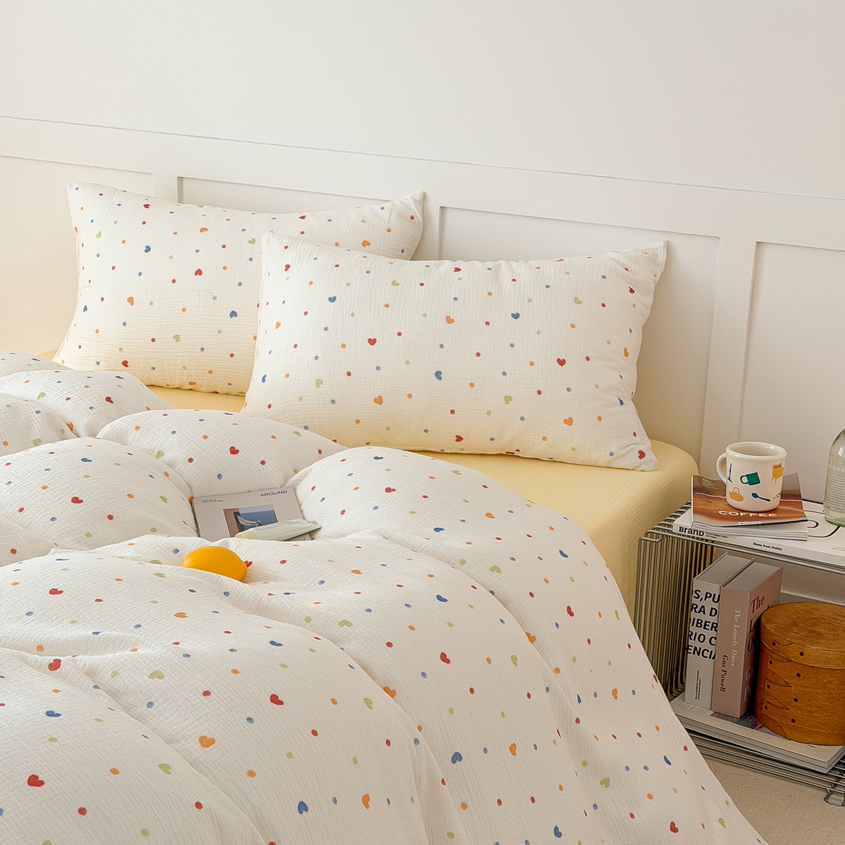 91家纺网 家纺一手货源 找家纺 玖弘家居 2026新款糖果印花色系皱皱纱四件套系列 蜜黄圆点+暖黄（蜜黄圆点一对）