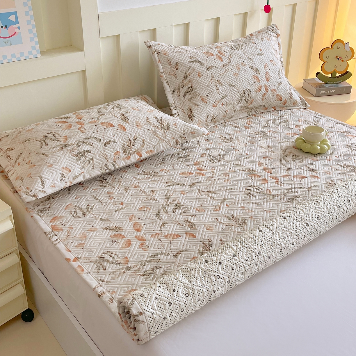 91家纺网 家纺一手货源 找家纺 金鑫汇家纺 2026春夏新款成人床新花型老粗布夹棉床盖软凉席席子可以机洗 月下花影·桔