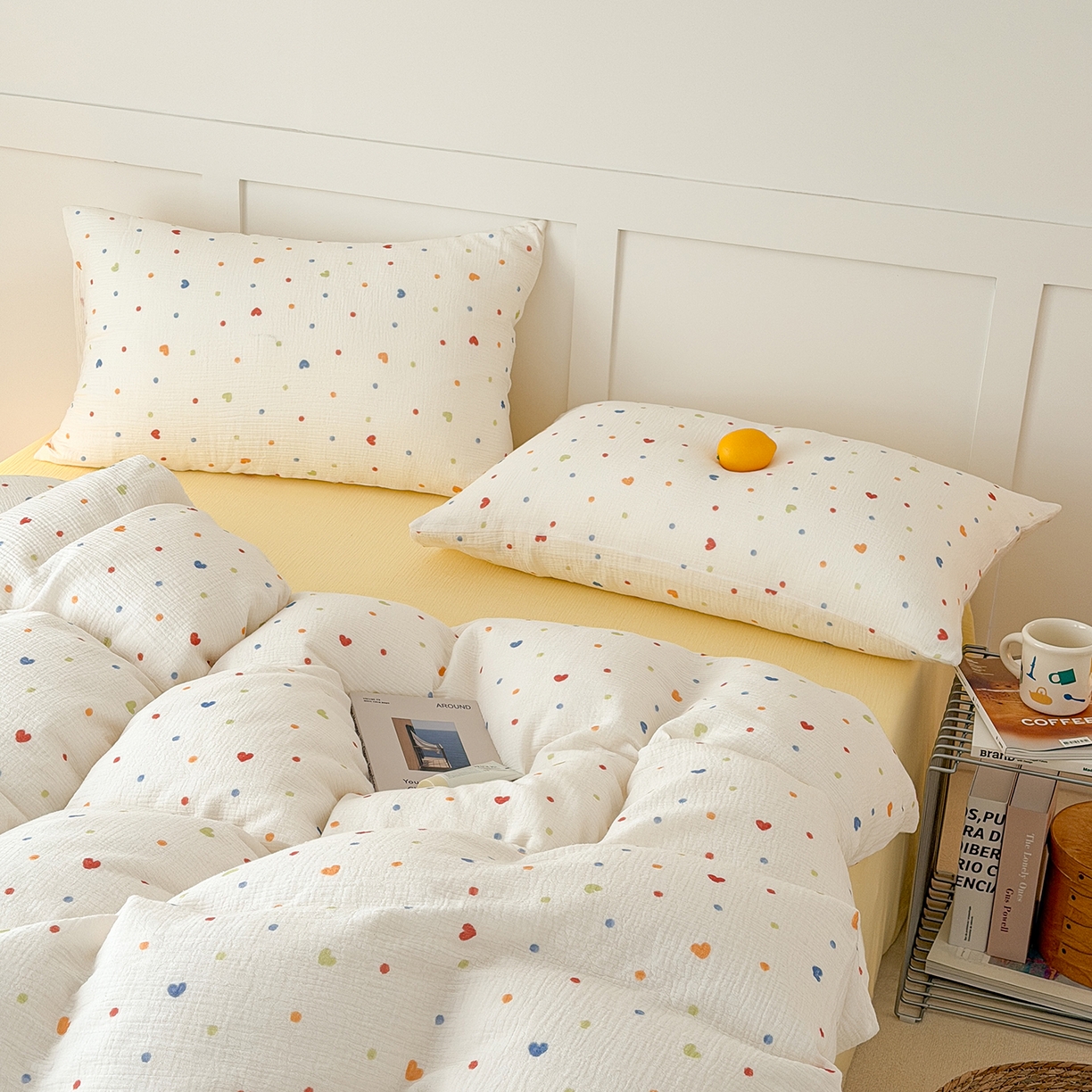 91家纺网 家纺一手货源 找家纺 玖弘家居 2026新款糖果印花色系皱皱纱四件套系列 蜜黄圆点+暖黄（蜜黄圆点一对）