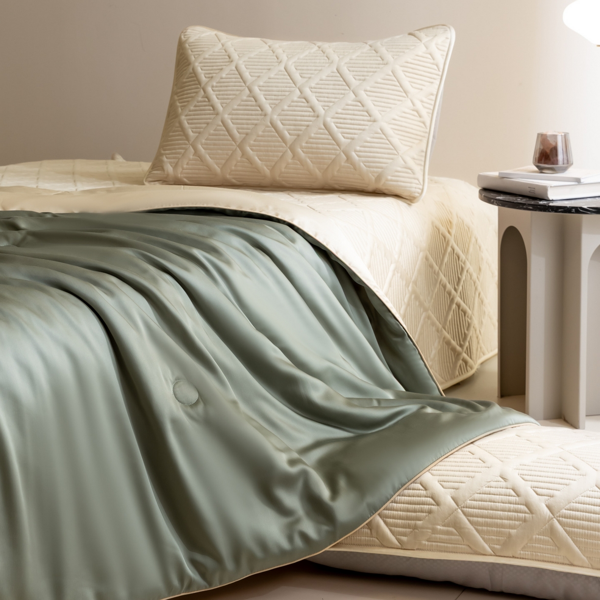 91家纺网 家纺一手货源 找家纺 吾诺家居 2026春夏新款双拼色莱赛尔天丝夏被夏凉被空调被-天纯系列 天丝-牛油果