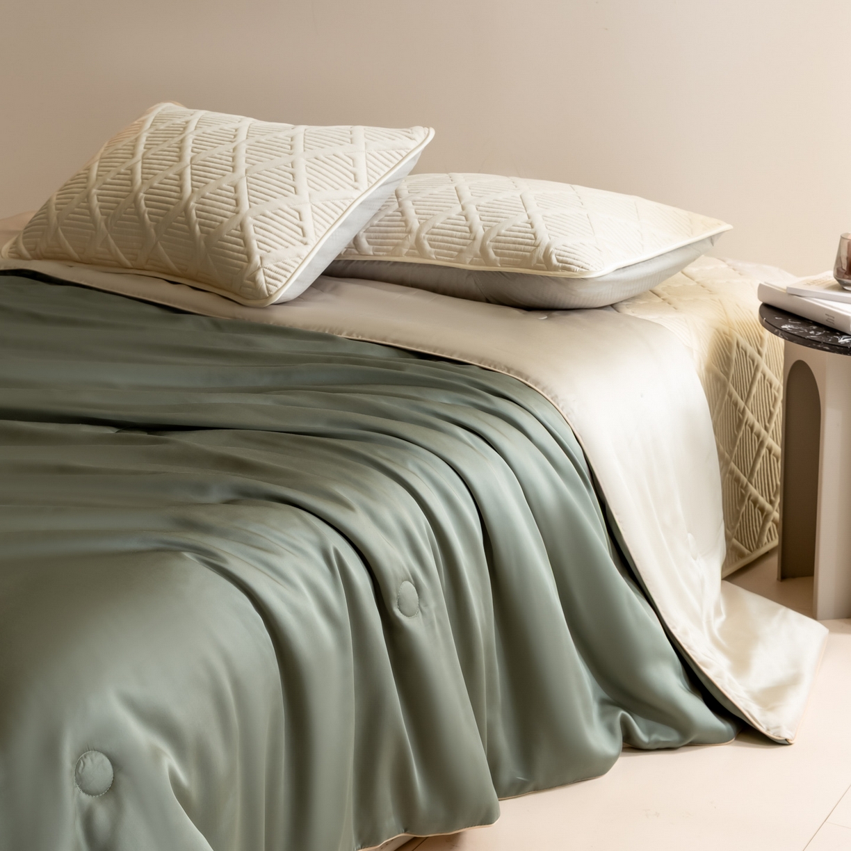 91家纺网 家纺一手货源 找家纺 吾诺家居 2026春夏新款双拼色莱赛尔天丝夏被夏凉被空调被-天纯系列 天丝-牛油果