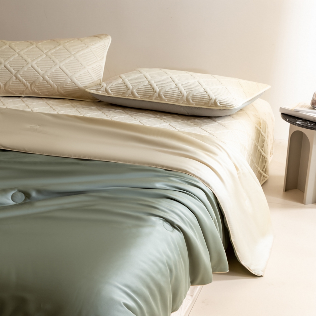 91家纺网 家纺一手货源 找家纺 吾诺家居 2026春夏新款双拼色莱赛尔天丝夏被夏凉被空调被-天纯系列 天丝-牛油果