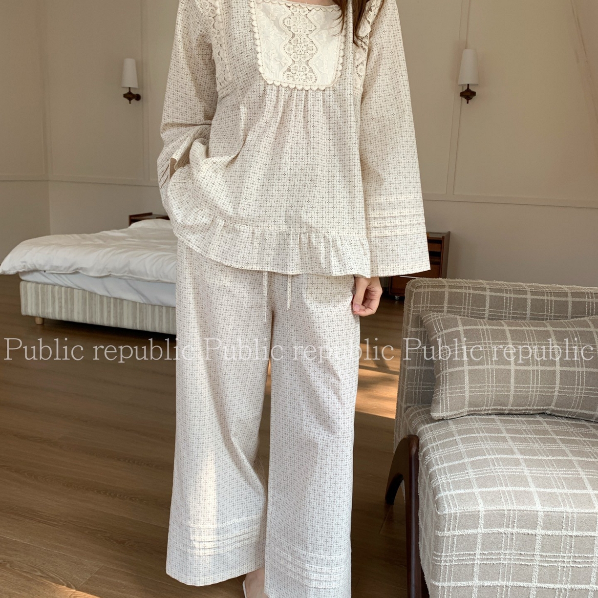 91家纺网 家纺一手货源 找家纺 （总）妍景家居生活馆 2026新款韩系方领刺绣印花套装