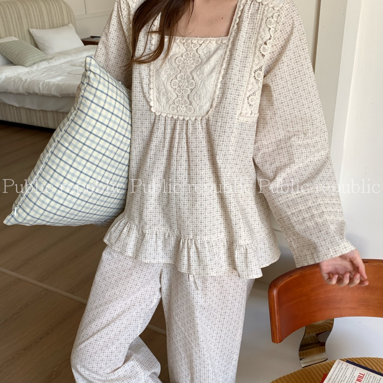 91家纺网 家纺一手货源 找家纺 （总）妍景家居生活馆 2026新款韩系方领刺绣印花套装