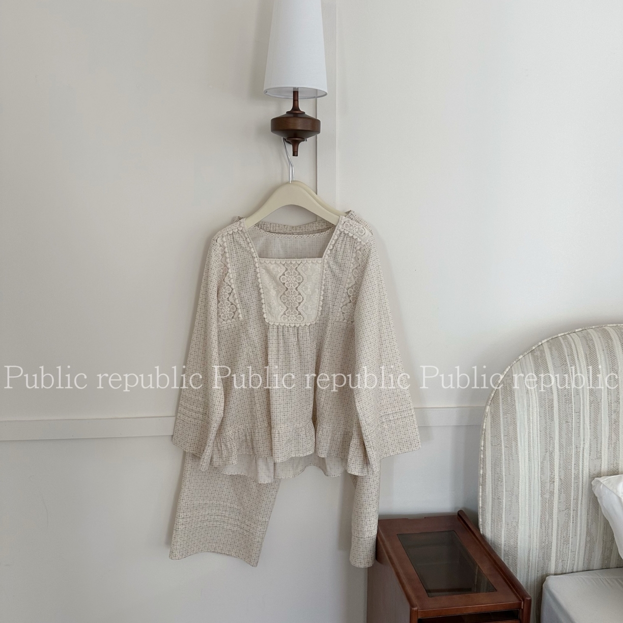 91家纺网 家纺一手货源 找家纺 （总）妍景家居生活馆 2026新款韩系方领刺绣印花套装