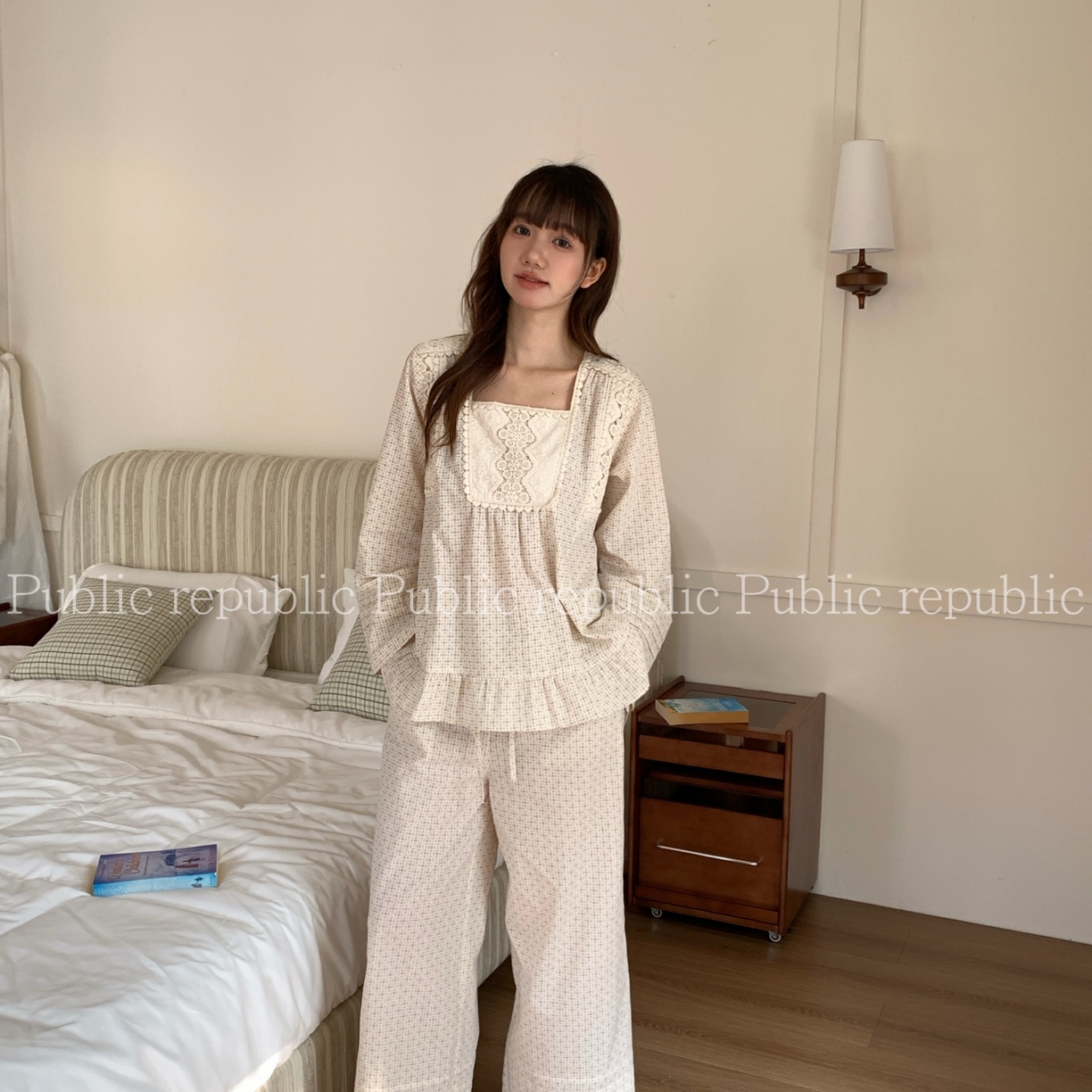 91家纺网 家纺一手货源 找家纺 （总）妍景家居生活馆 2026新款韩系方领刺绣印花套装