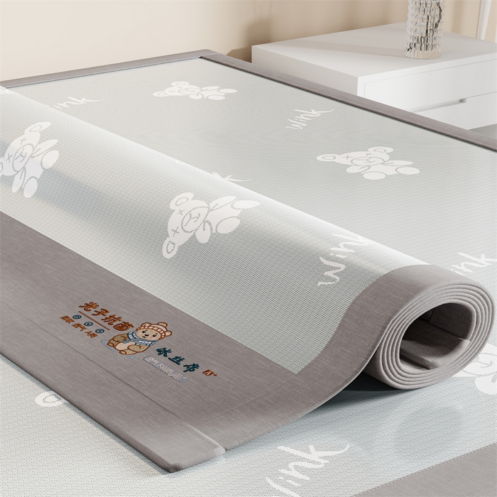 91家纺网 家纺一手货源 找家纺 爱宝被业 2026新款凉感冰丝席三件套 布朗熊-灰