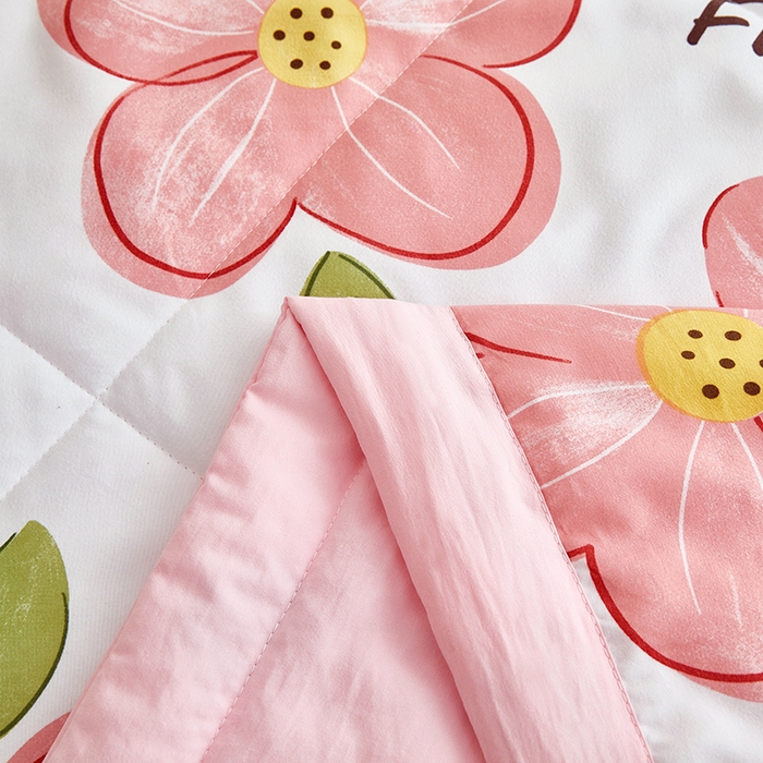 91家纺网 家纺一手货源 找家纺 欧朵 2026新款A类水洗棉夏被系列 花田粉