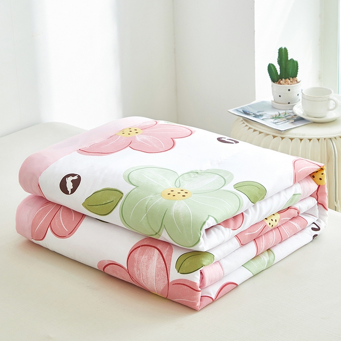 91家纺网 家纺一手货源 找家纺 欧朵 2026新款A类水洗棉夏被系列 花田粉