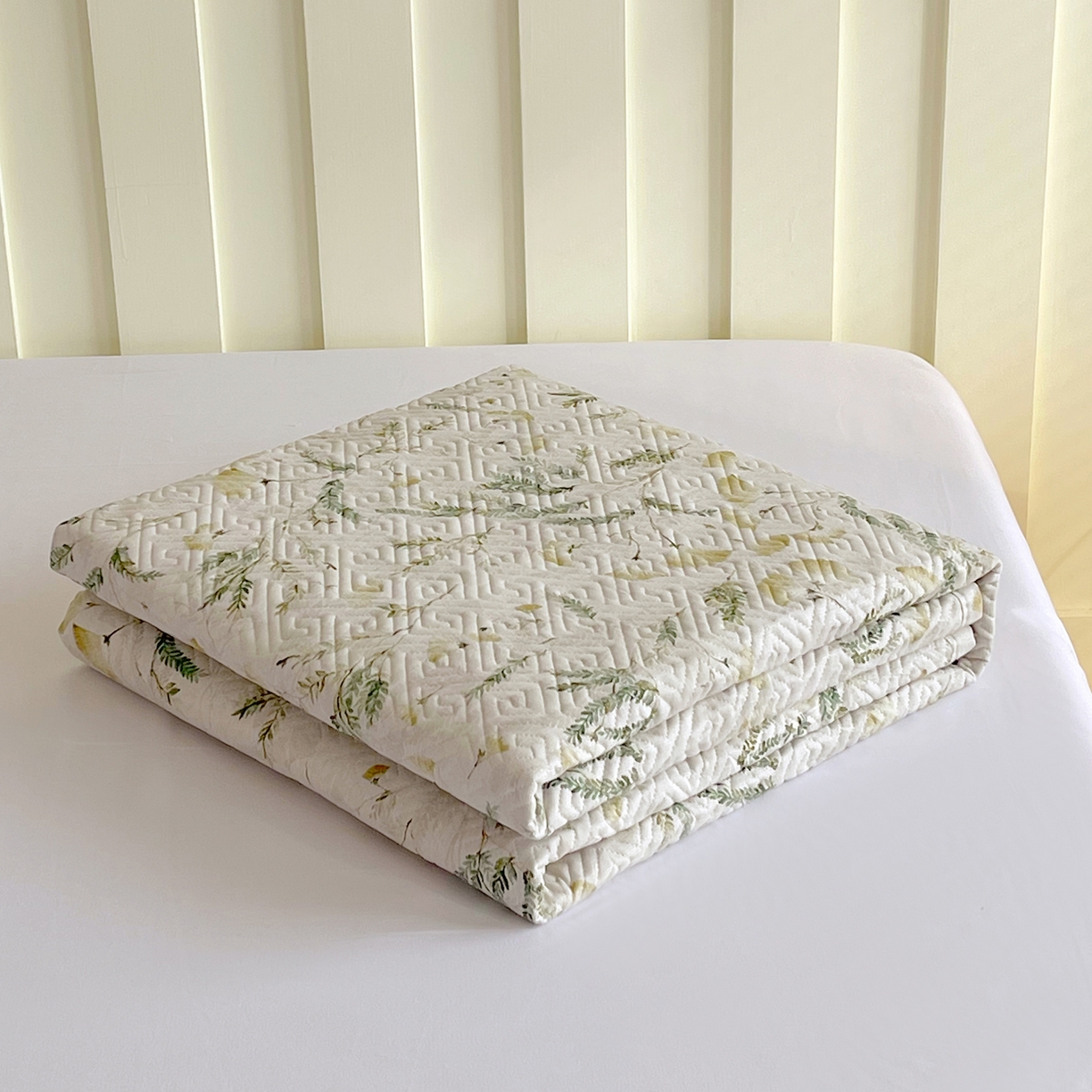 91家纺网 家纺一手货源 找家纺 金鑫汇家纺 2026春夏新款成人床新花型老粗布夹棉床盖软凉席席子可以机洗 月下花影-绿