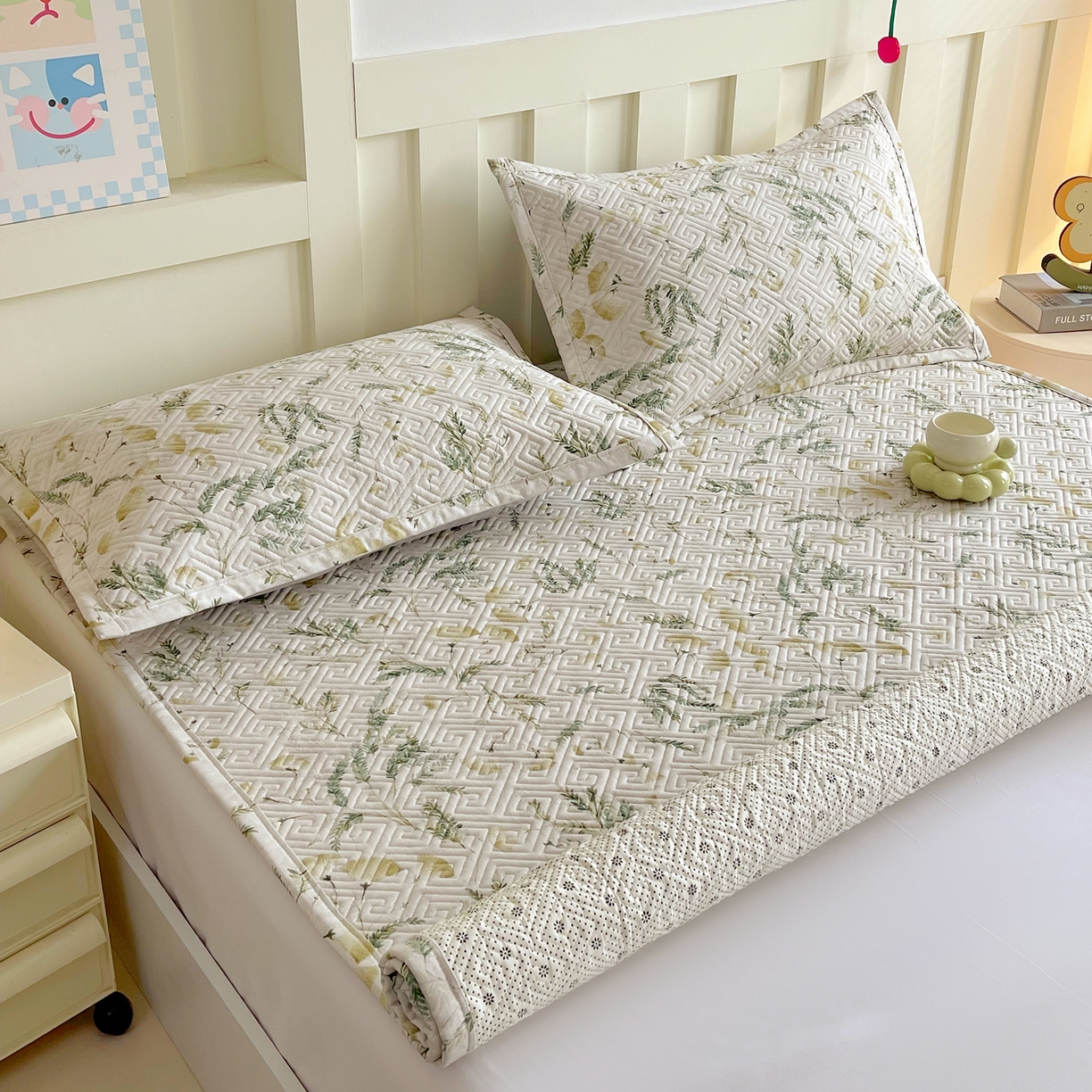 91家纺网 家纺一手货源 找家纺 金鑫汇家纺 2026春夏新款成人床新花型老粗布夹棉床盖软凉席席子可以机洗 月下花影-绿