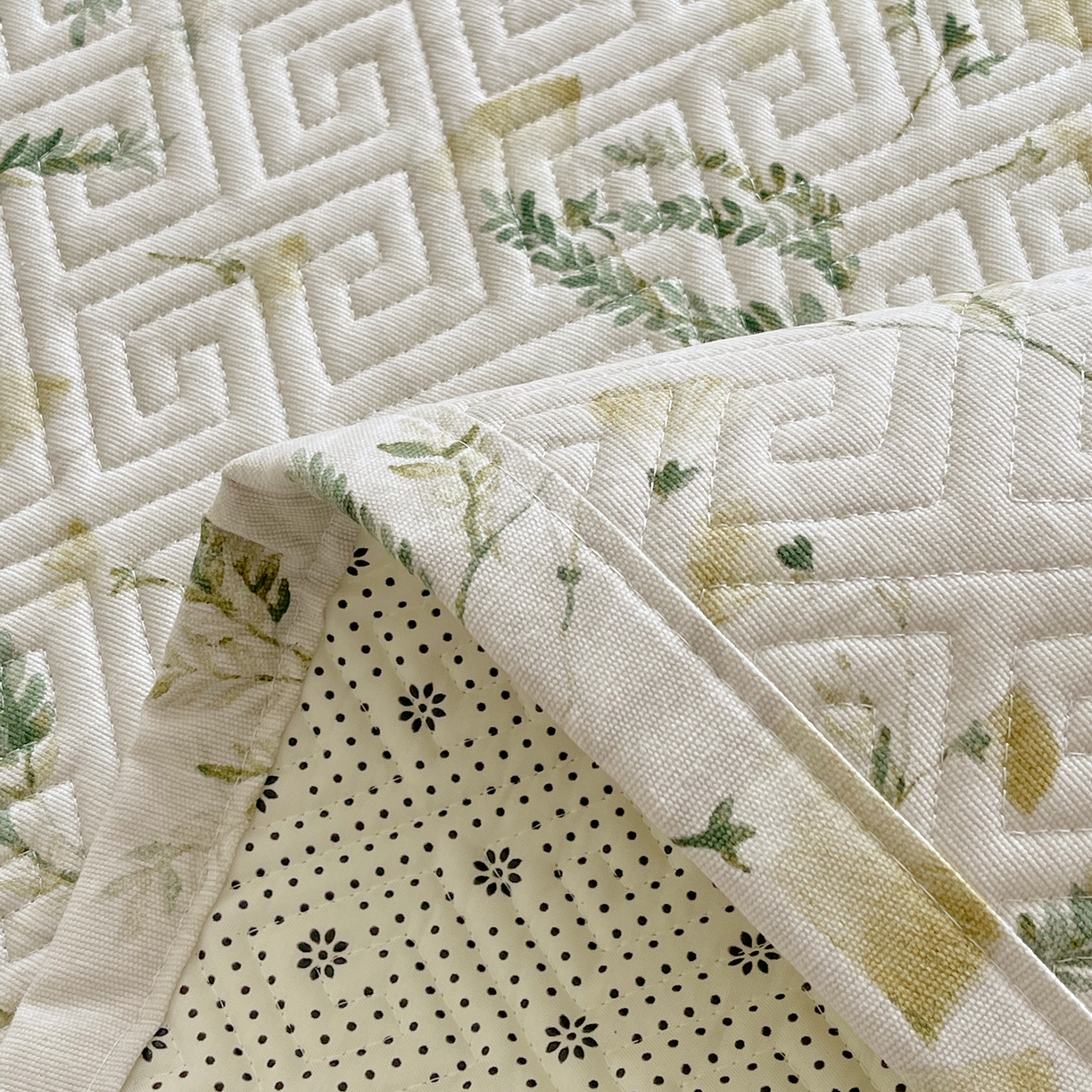 91家纺网 家纺一手货源 找家纺 金鑫汇家纺 2026春夏新款成人床新花型老粗布夹棉床盖软凉席席子可以机洗 月下花影-绿